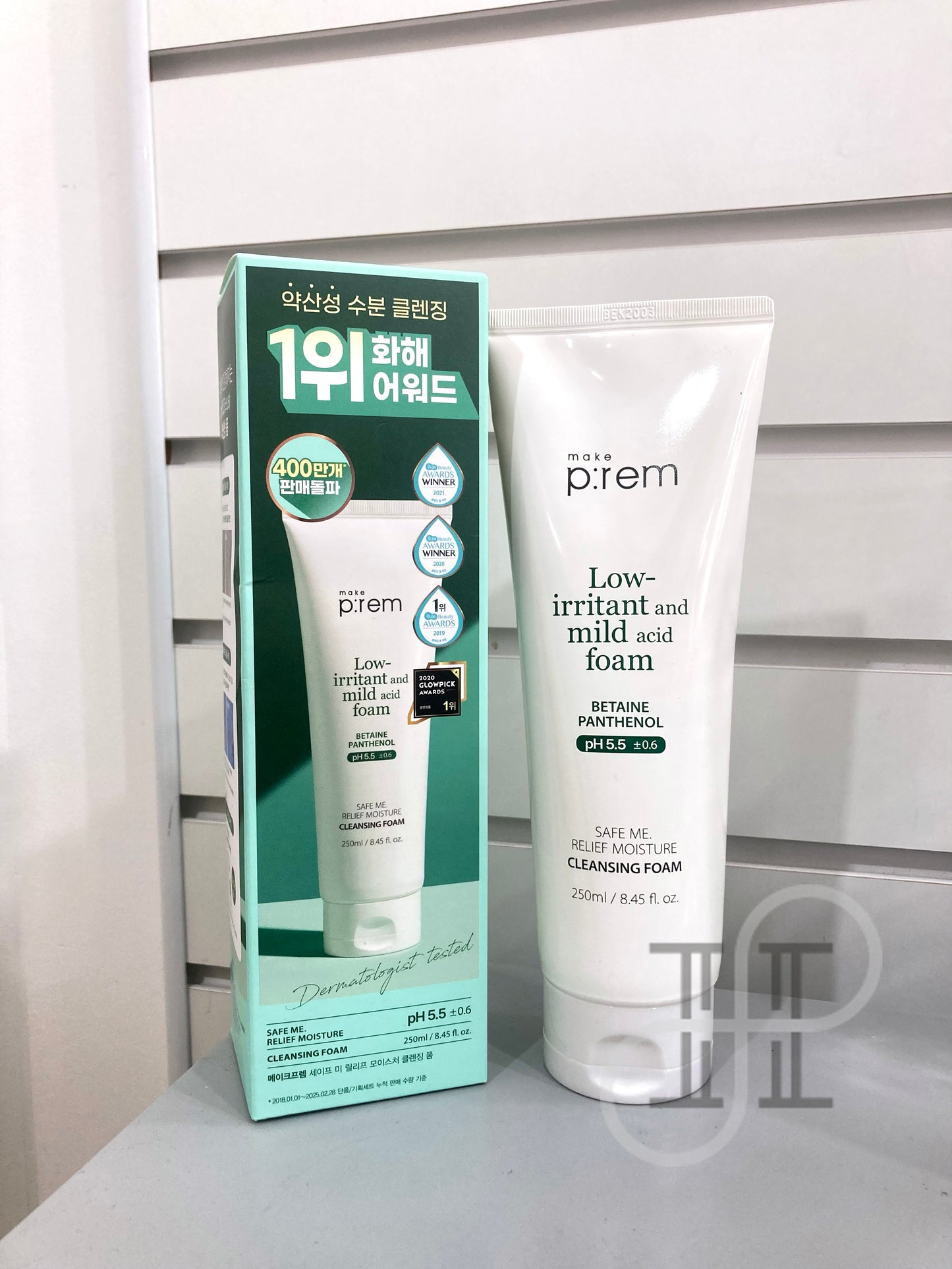 make p:rem Safe me. Relief Moisture Cleansing Foam 250ml