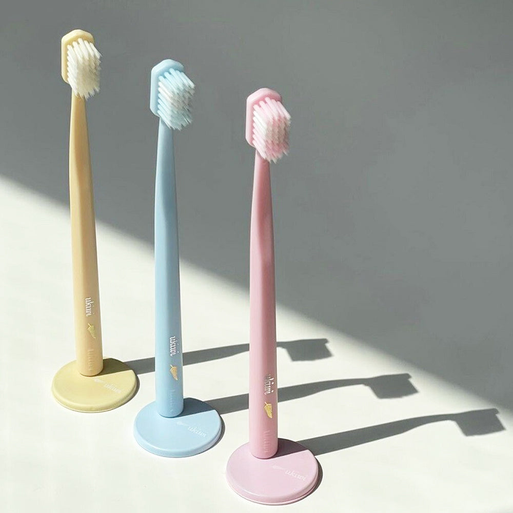 【ukiwi 】  NEW Magnetic Anti Bacterial Toothbrush 1pc Set (1 Toothbrush +1 Sanitary Cap ) *No pad *Color selection available