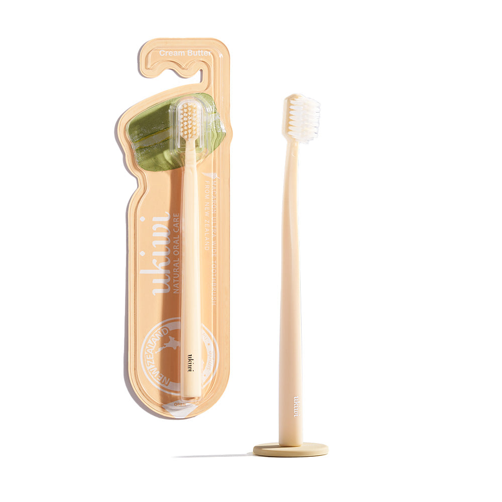 【ukiwi 】  NEW Magnetic Anti Bacterial Toothbrush 1pc Set (1 Toothbrush +1 Sanitary Cap ) *No pad *Color selection available