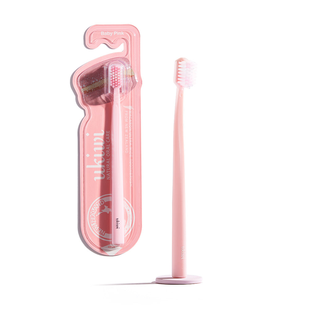 【ukiwi 】  NEW Magnetic Anti Bacterial Toothbrush 1pc Set (1 Toothbrush +1 Sanitary Cap ) *No pad *Color selection available