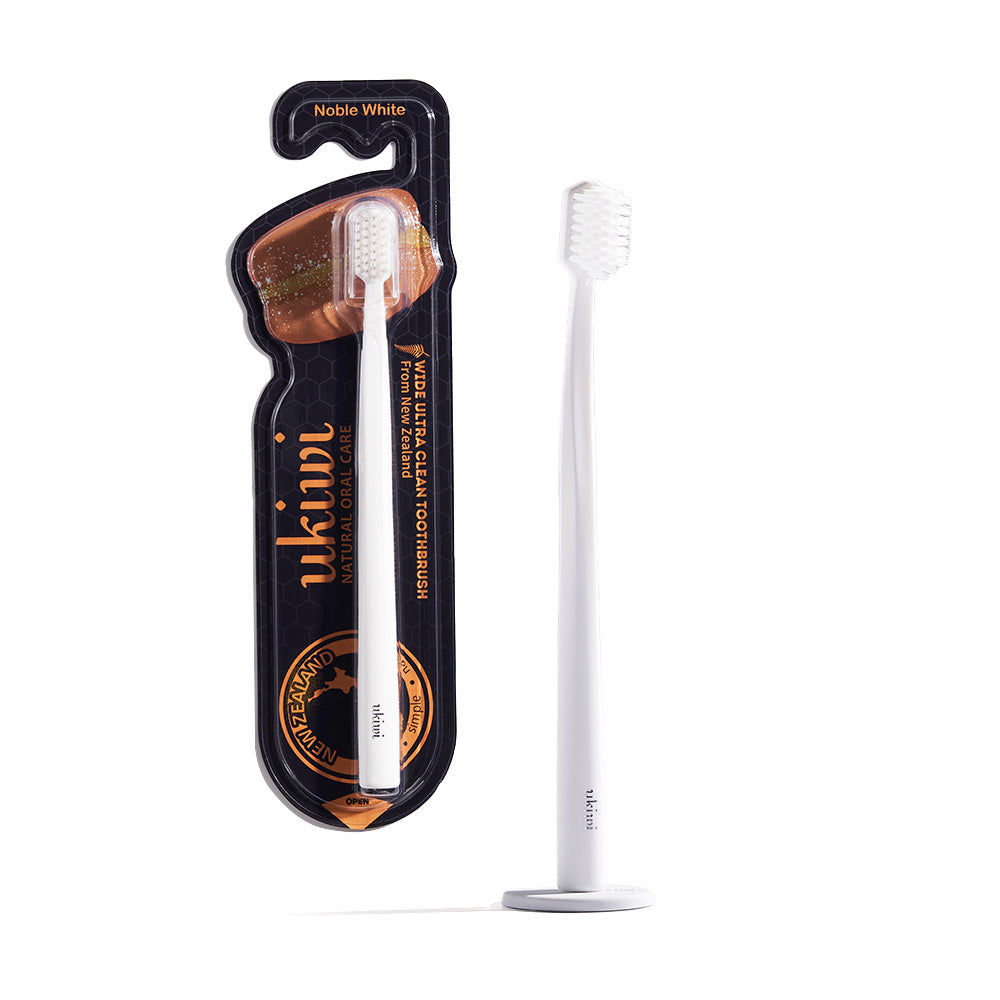 【ukiwi 】  NEW Magnetic Anti Bacterial Toothbrush 1pc Set (1 Toothbrush +1 Sanitary Cap ) *No pad *Color selection available